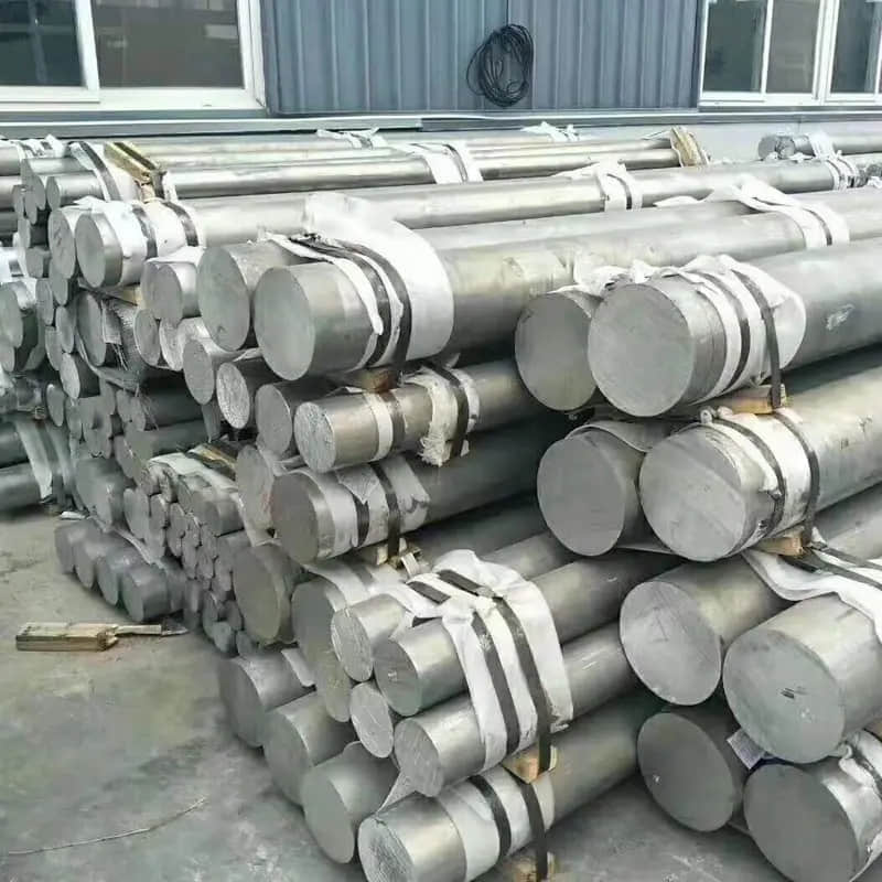 7026铝板是一种高强度的铝合金材料,广泛应用于航空、汽车、船舶制造以及建筑行业。以下是7026铝板的性能和成分概述:性能特点:高强度: 7026铝板含有较高的合金元素,提供了出色的力学性能,包括较高的抗拉强度。良好的加工性: 易于进行各种加工,如切割、焊接、冲压和弯曲。优异的耐腐蚀性: 适合在多种环境中使用,包括海洋和化学环境。良好的焊接性: 可以采用多种焊接技术进行焊接,且焊接后材料性能稳定。良好的疲劳强度: 能够承受反复的负载变化,适用于需要承受循环应力的应用。良好的可塑性: 可以被加工成各种形状和尺寸,以满足特定的设计和工程需求。轻质: 相对于其强度,7026铝板具有较低的密度,有助于减轻结构重量。化学成分:铝(Al):余量硅(Si):≤0.08%铁(Fe):≤0.12%铜(Cu):0.6~0.9%锰(Mn):0.05~0.20%镁(Mg):1.5~1.9%铬(Cr):无锌(Zn):4.6~5.2%锆(Zr):0.09~0.14%这些特性使得7026铝板成为制造飞机结构部件、发动机部件、船舶结构、建筑门窗框架、幕墙系统、装饰面板以及各种机械部件和结构件的理想材料。其轻质和高强度的特点,尤其适合于对减轻重量有严格要求的应用场合。